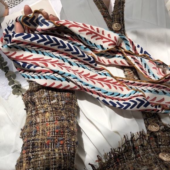 Restocked Multi-color Chic Triangle Bandana Scarf - Picture 5 of 5